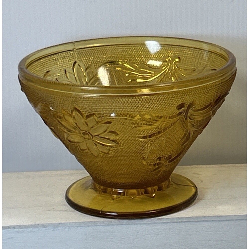 Vintage Indiana Glass Daisy #620 Amber Footed Compote Bowl 5.25” Floral